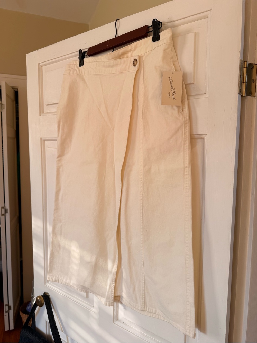 NWT Universal Thread Cream Wrap-Front Bermuda Skirt
